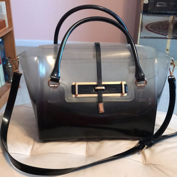 Vince Camuto Handbags - Vince Camuto handbag